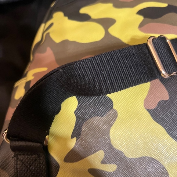 RARE Michael Kors Jet Set Acid Lemon & Green Camo Backpack - Picture 4 of 13